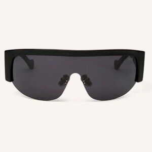 (NEW) DEZI Eyewear Black Oversized Sunglasses with Case